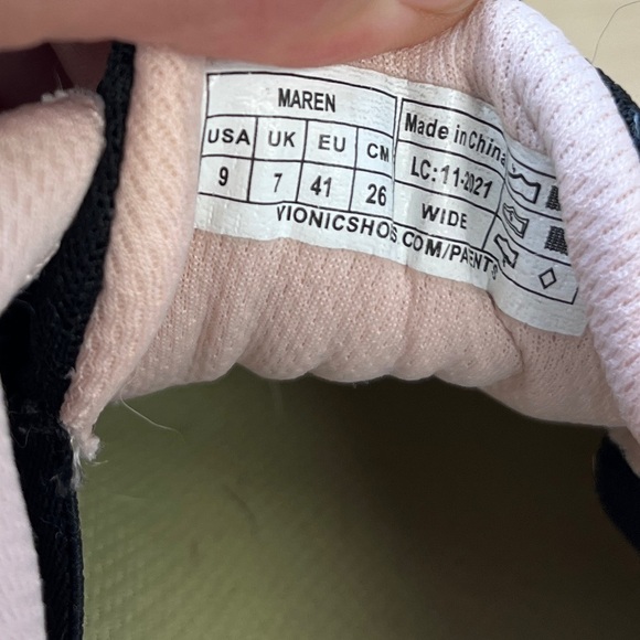 Vionic Bungee Closure Sneakers Brisk Maren Sky Orthotic Walking Sneakers - Picture 7 of 11